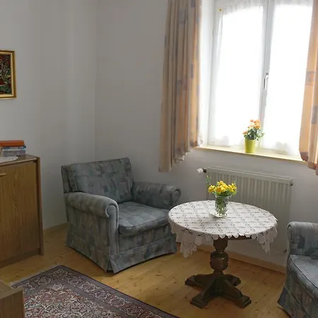 Altes Schulhaus 招待所