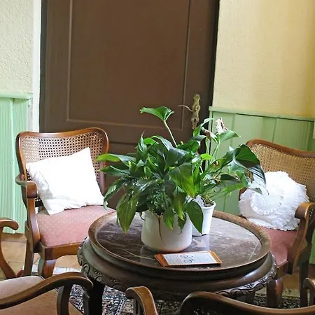 Altes Schulhaus Niederschlettenbach